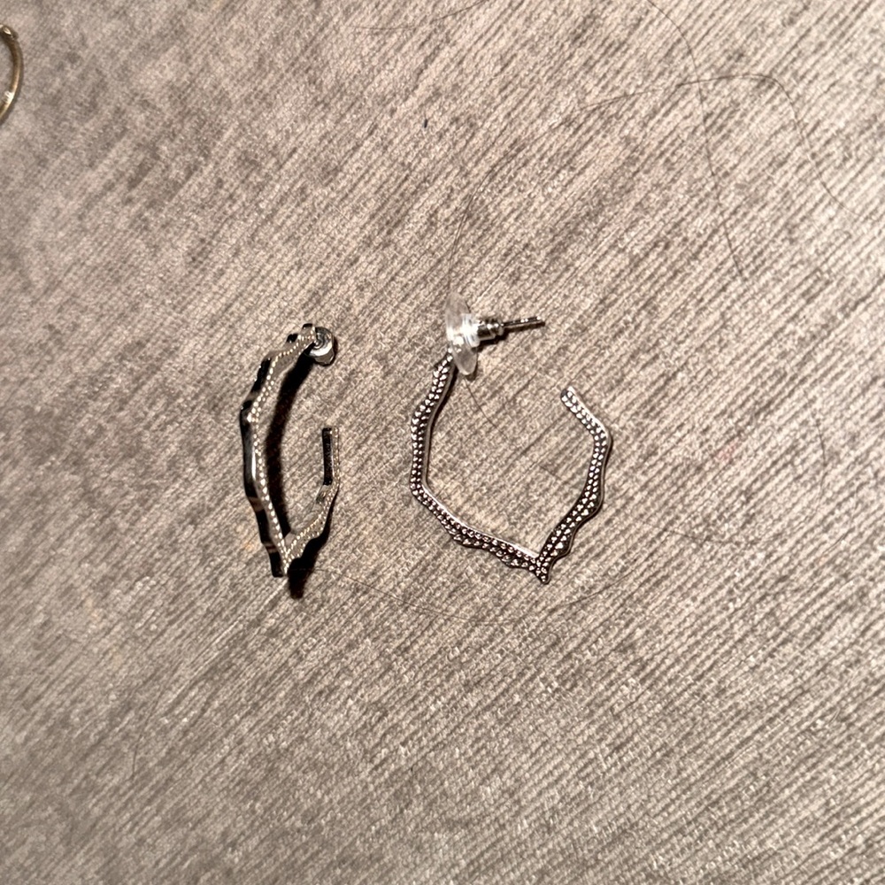 Silver Kendra Scott Earrings ✨🩶